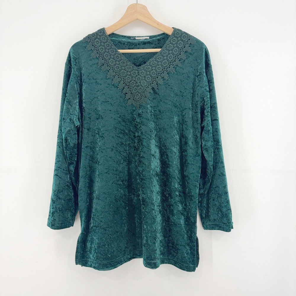 Bentley 90s Crushed Velvet Emerald Green Crochet Lace V-Neck Tunic Top Witchy